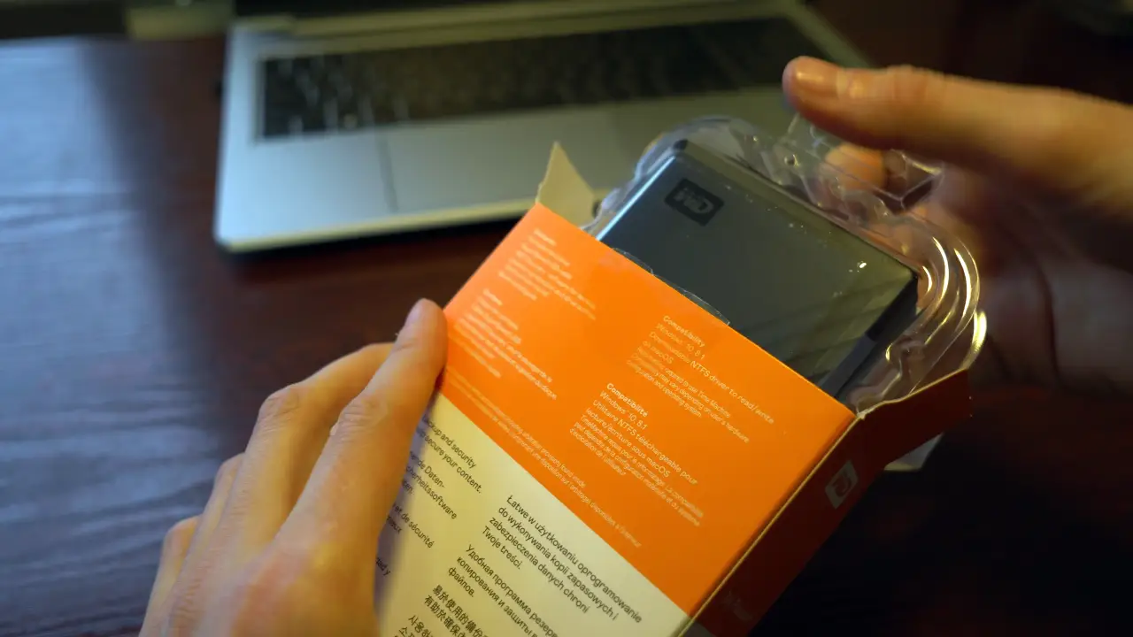 WD My Passport 4TB - unboxing