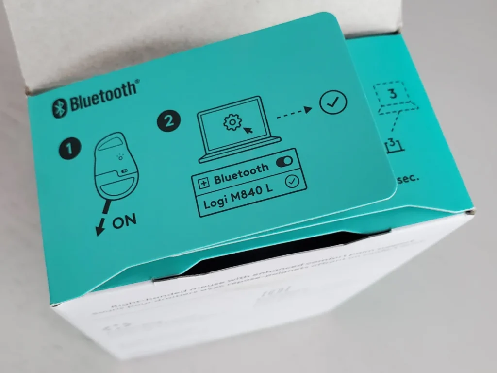 Graphical instructions for first-time connection on the Logitech Signature Comfort M840 L box